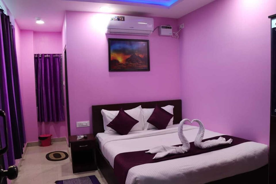 New Amr Grand Hotel in India