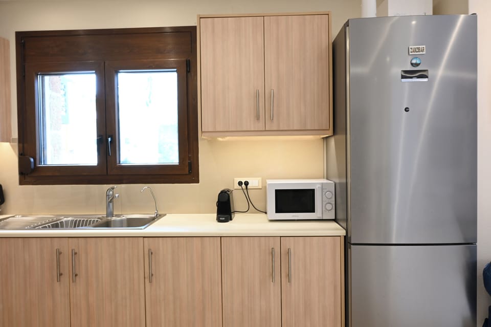 Microwave, oven, cookware/dishes/utensils