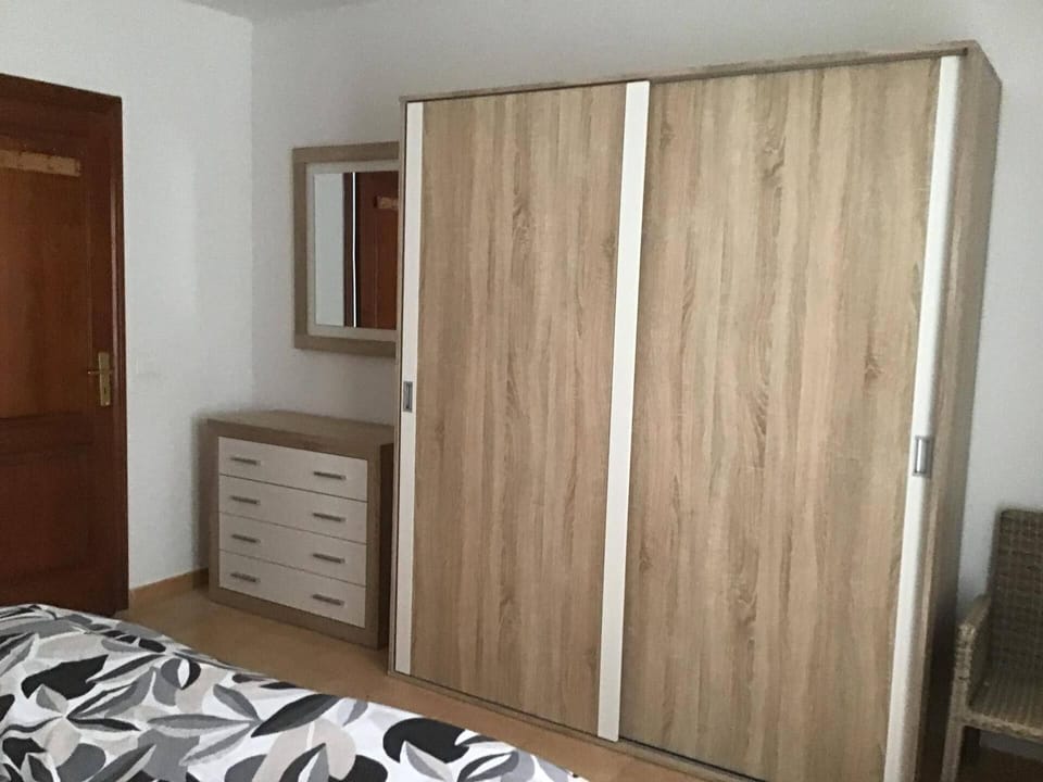 2 bedrooms, WiFi (free), bed sheets