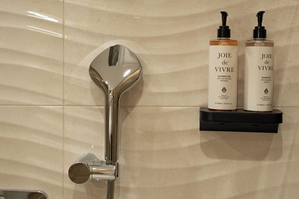 Bathrobes, slippers, bidet