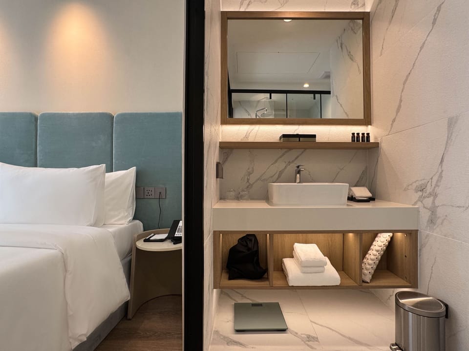 Junior Suite Twin Room | In-room safe, blackout drapes, soundproofing, free WiFi