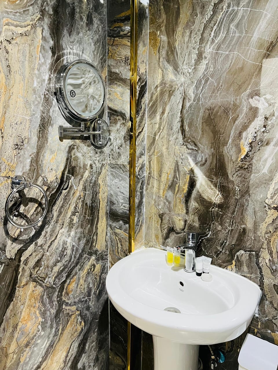 Classic Twin Room | Bathroom