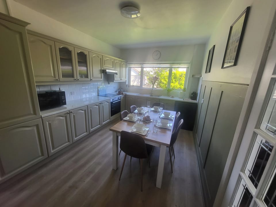 House | Dining