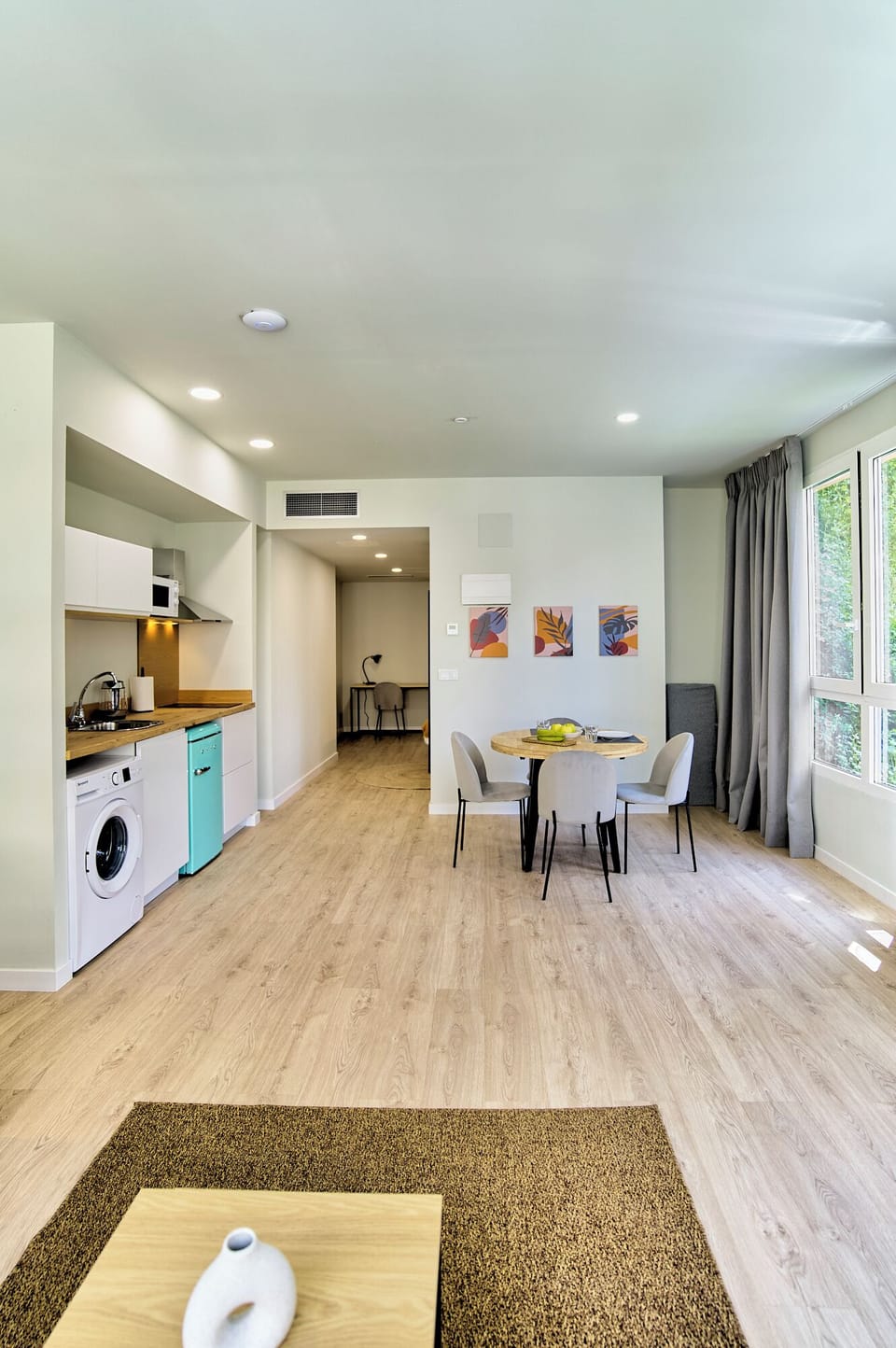 Superior Studio | Private kitchen | Fridge, microwave, stovetop, coffee/tea maker