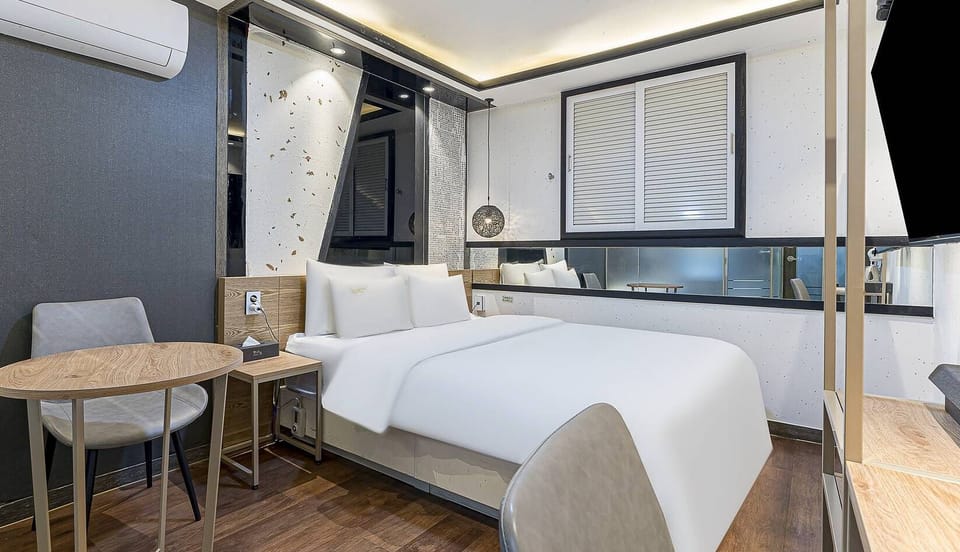 Double Room, No Parking, Check in After 9 PM, Extra Charge for Consecutive Night | Soundproofing, free WiFi, bed sheets