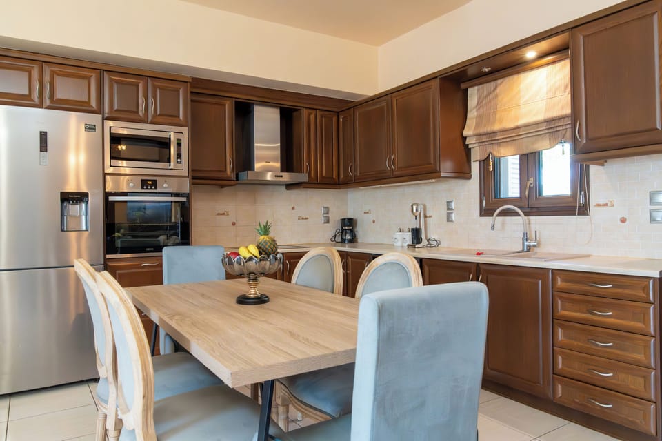 Villa with Private Pool | Private kitchen | Full-size fridge, microwave, oven, stovetop