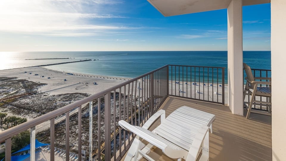 Condo, 3 Bedrooms | Property grounds
