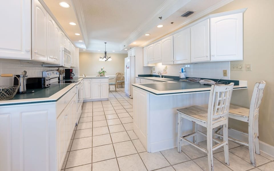 Condo, 3 Bedrooms | Private kitchen | Coffee/tea maker, fridge, oven
