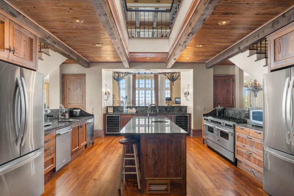 House, Multiple Beds (Villa Grande) | Private kitchen | Oven, toaster, paper towels
