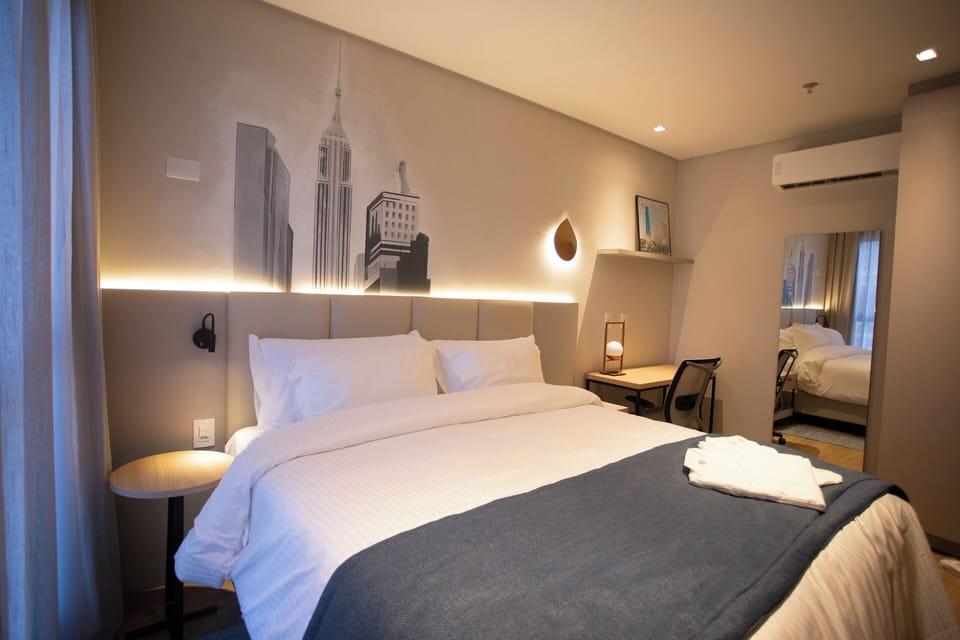 Deluxe Suite | Premium bedding, pillowtop beds, soundproofing, free WiFi
