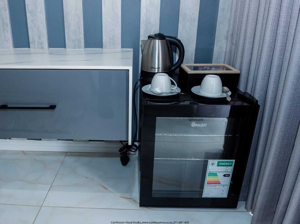 Mini-refrigerator