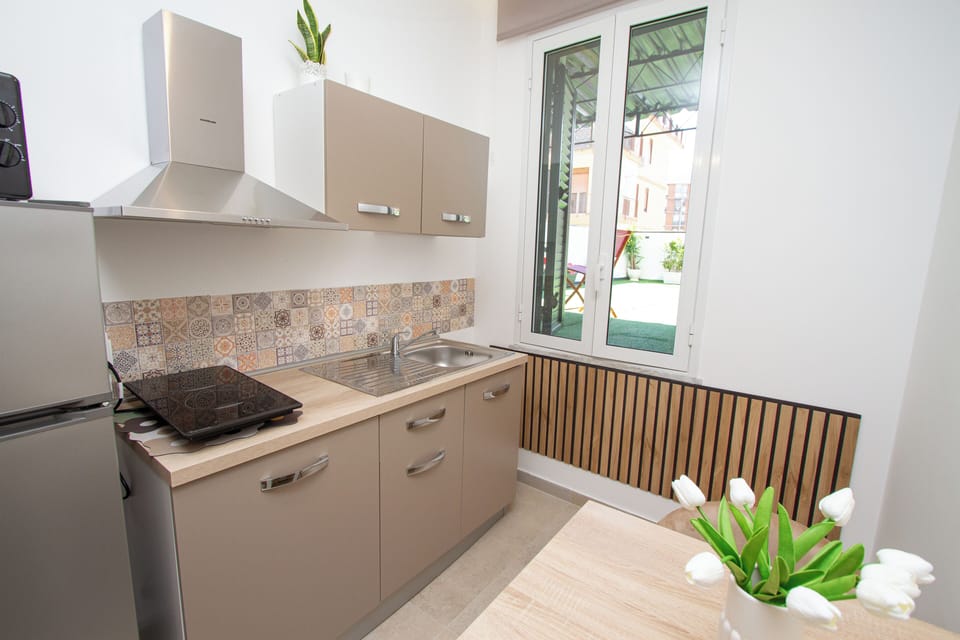 Sole e Luce | Private kitchen | Mini-fridge, espresso maker, coffee/tea maker, electric kettle