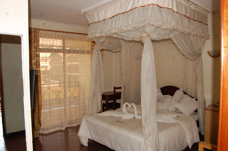 Deluxe Double Room, City View | Free WiFi, bed sheets