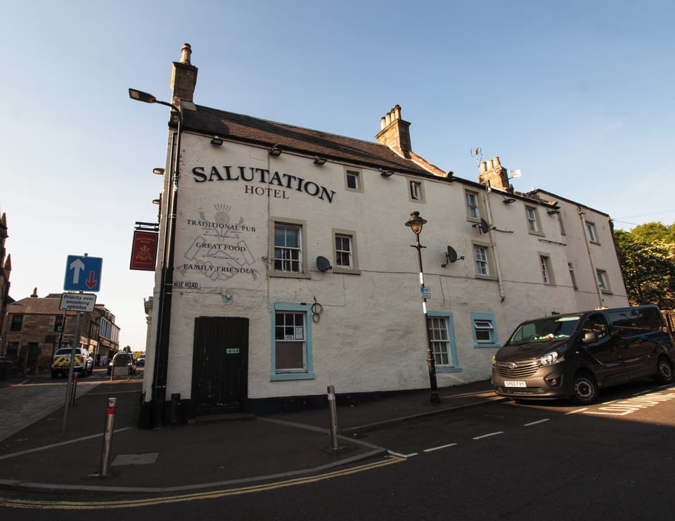 The Kinross Salutation Inn Bed and Breakfast in Scotland