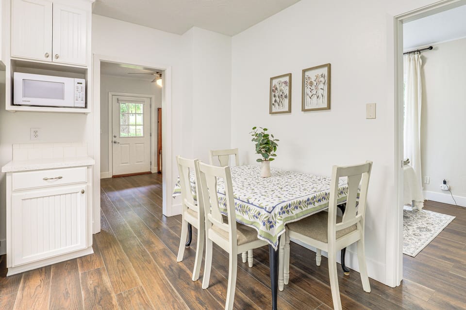 Cottage (2 Bedrooms) | Interior