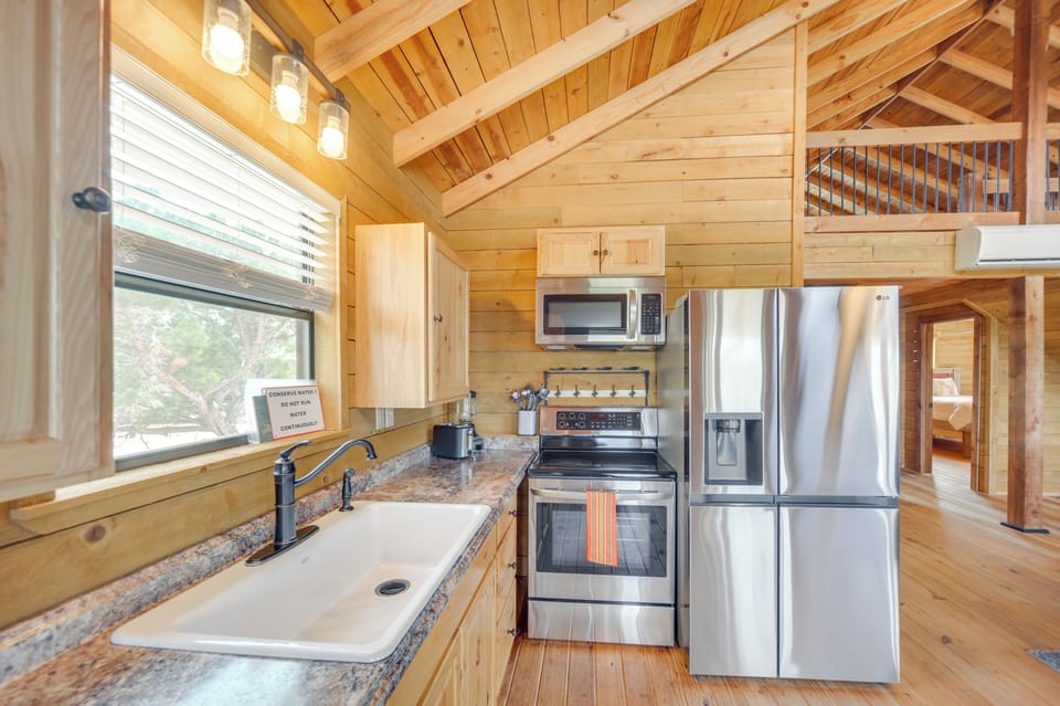 House (2 Bedrooms) | Interior