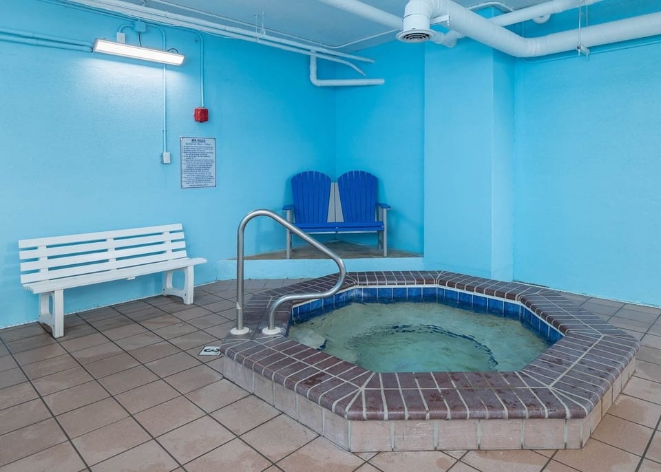Phoenix East 2 2074 2 Bedroom Condo Apartment in Orange Beach
