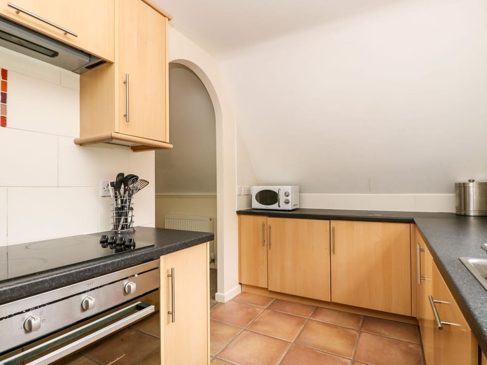 Dishwasher, cookware/dishes/utensils