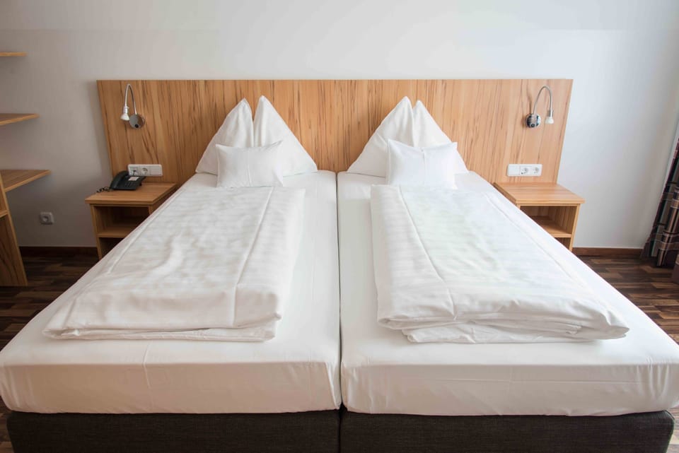 Double Room | Desk, iron/ironing board, cribs/infant beds, free WiFi