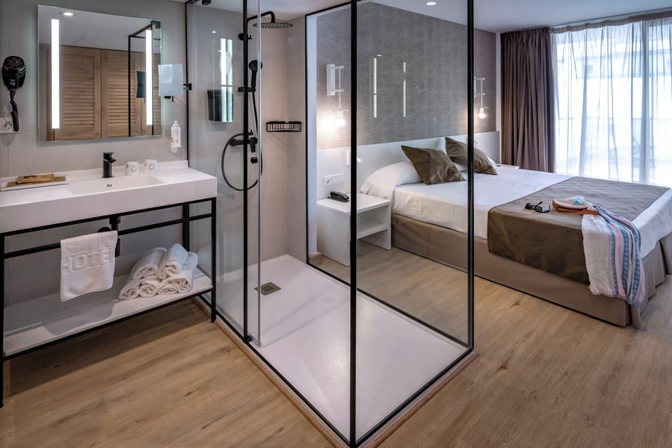In-room safe, desk, blackout drapes, soundproofing