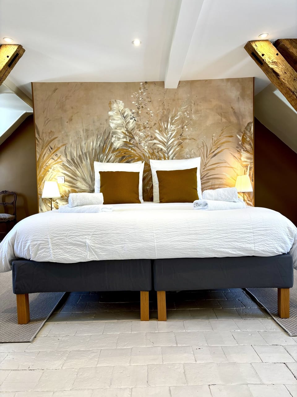 Panoramic Suite, Private Bathroom, Pool View | Interior