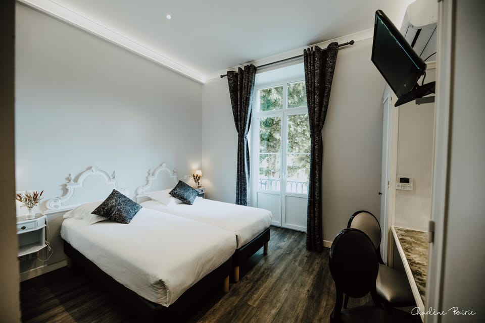 Comfort Double Room | Individually decorated, blackout drapes, soundproofing, free WiFi