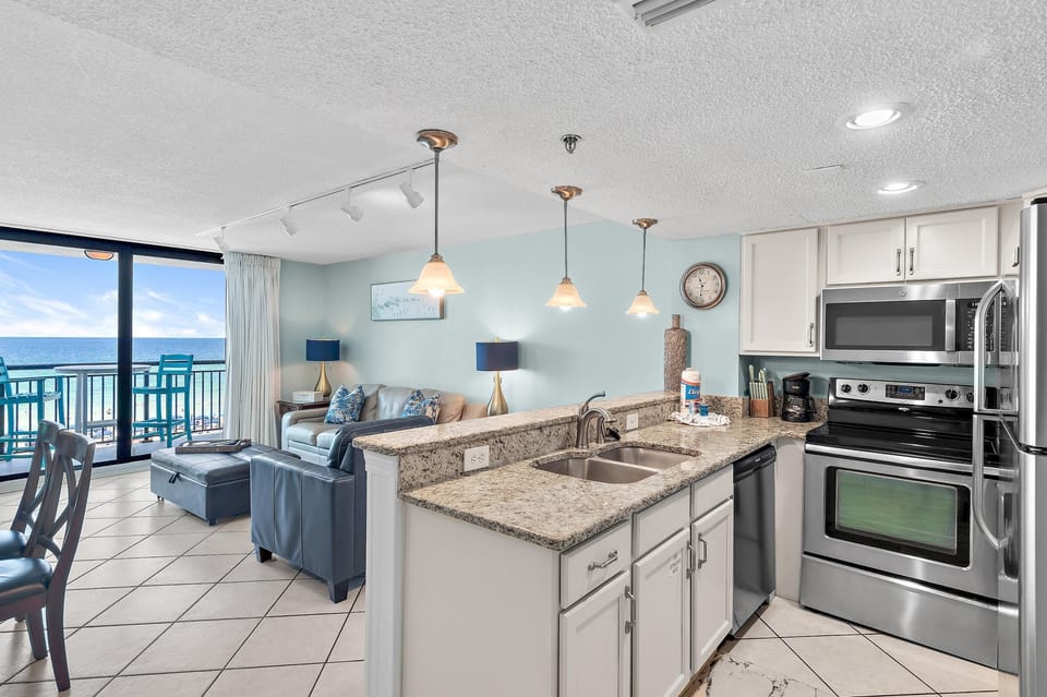 Condo, 1 King Bed with Sofa bed (SunDestin 510) | Private kitchen | Oven, toaster