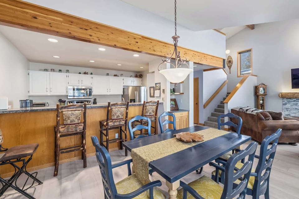 Condo, Multiple Beds, Fireplace, Mountain View (Trail Ridge Retreat) | Dining