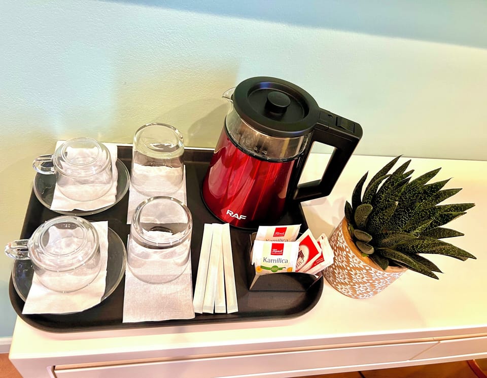 Comfort Triple Room | Coffee and/or coffee maker