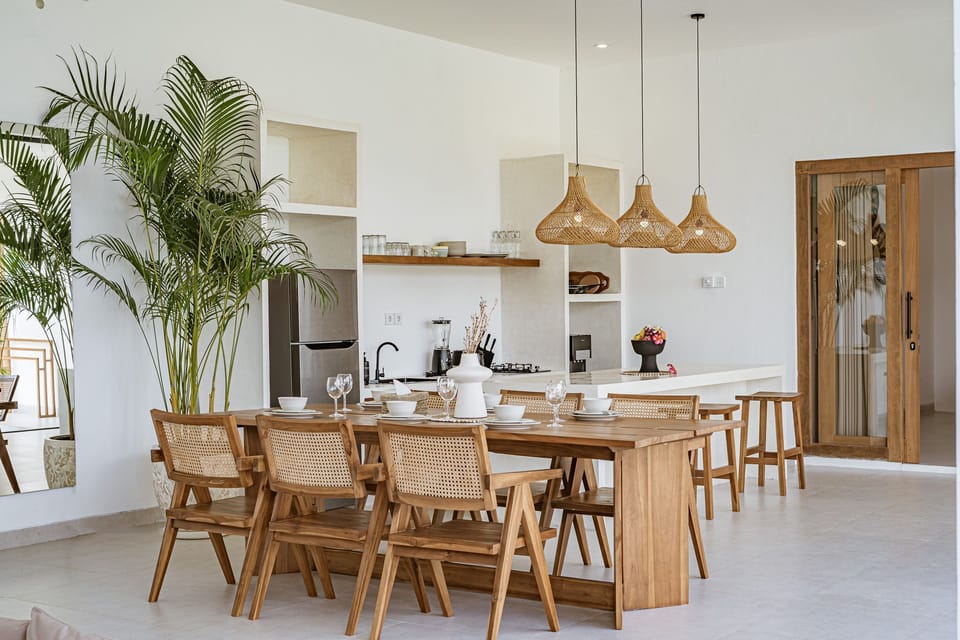 Deluxe Villa, 3 Bedrooms, Patio, Pool View | Dining room