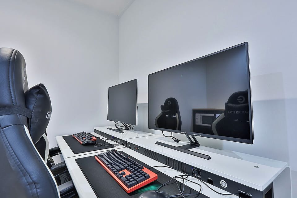 2PC Room | Free WiFi