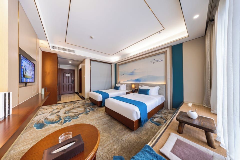 Luxury Twin Room | Desk, laptop workspace, free WiFi, bed sheets