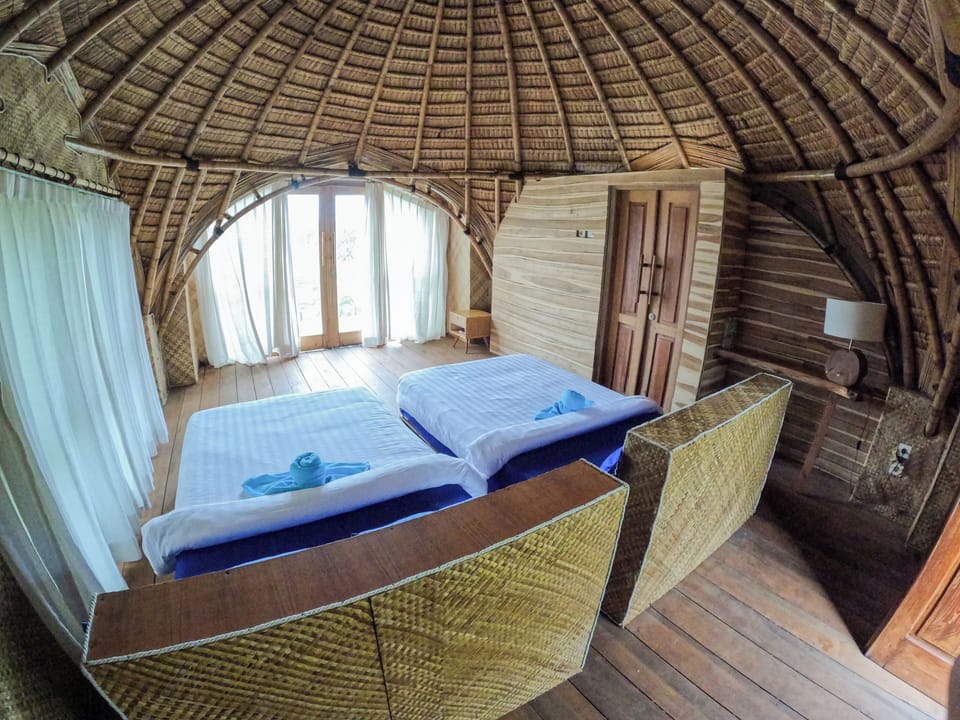 Standard Double or Twin Room, Balcony, Mountain View | Desk, laptop workspace, WiFi (free), bed sheets