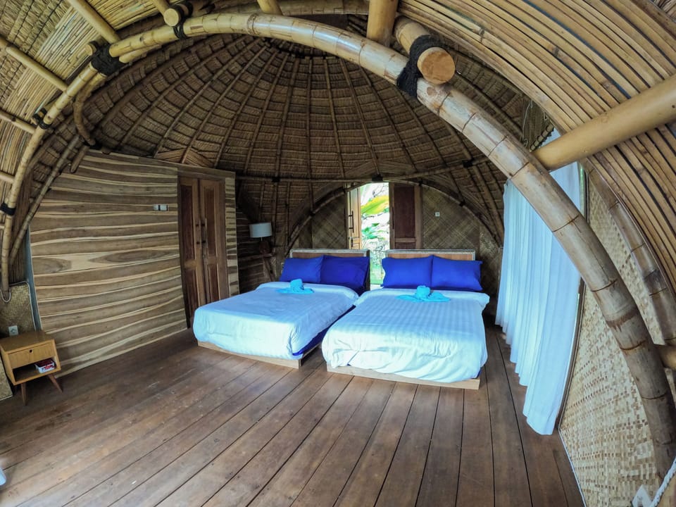 Standard Double or Twin Room, Balcony, Mountain View | Desk, laptop workspace, WiFi (free), bed sheets