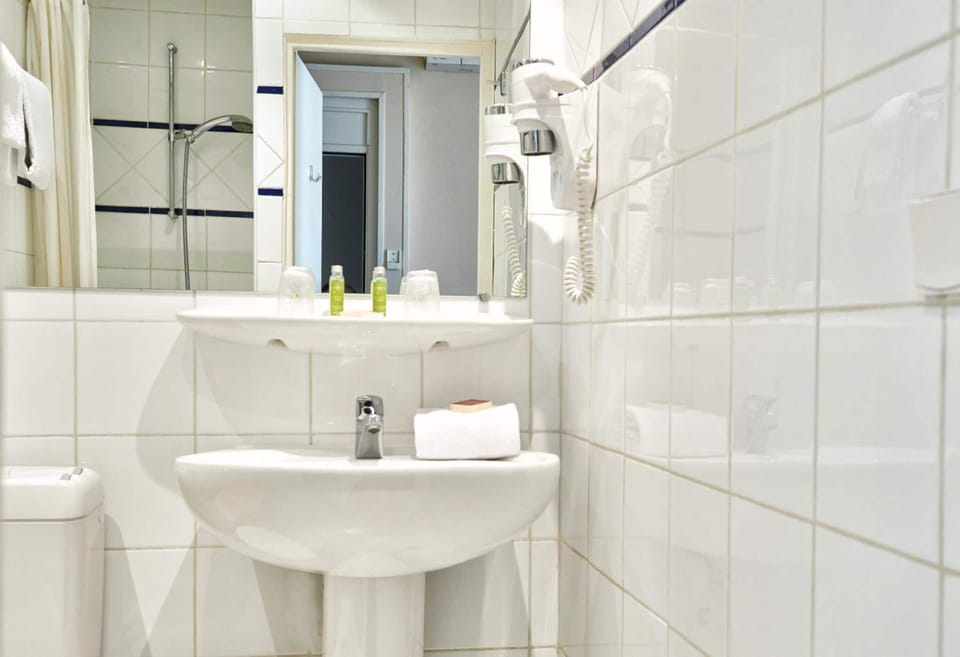 Free toiletries, hair dryer, towels