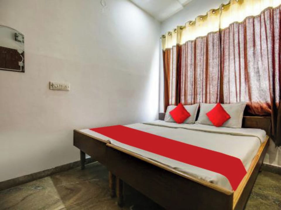 Standard Double Room | In-room safe, soundproofing, free WiFi