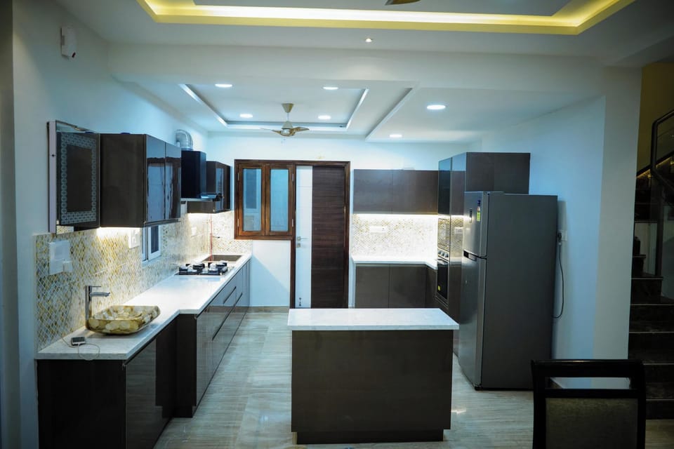 Apartment (5 Bedrooms) | Living area