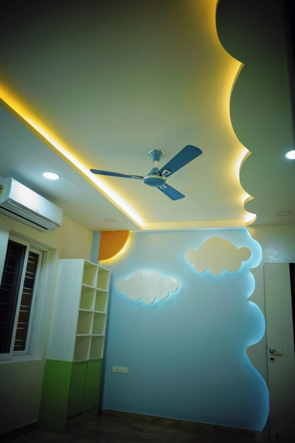 Apartment (5 Bedrooms) | 5 bedrooms, bed sheets
