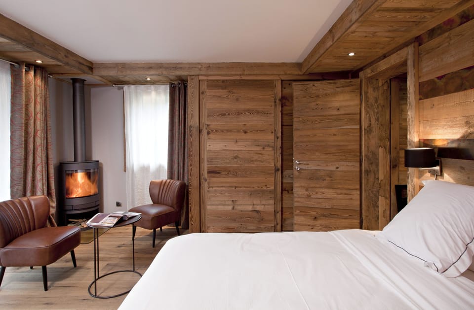 Family Suite, Annex Building (Tapiaz 4 pers) | In-room safe, individually decorated, individually furnished, desk