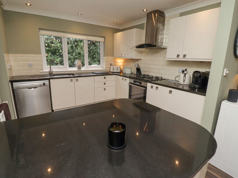 Fridge, microwave, dishwasher, toaster