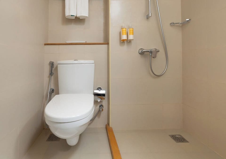 Double Room, City View | Bathroom | Shower, free toiletries, hair dryer, towels