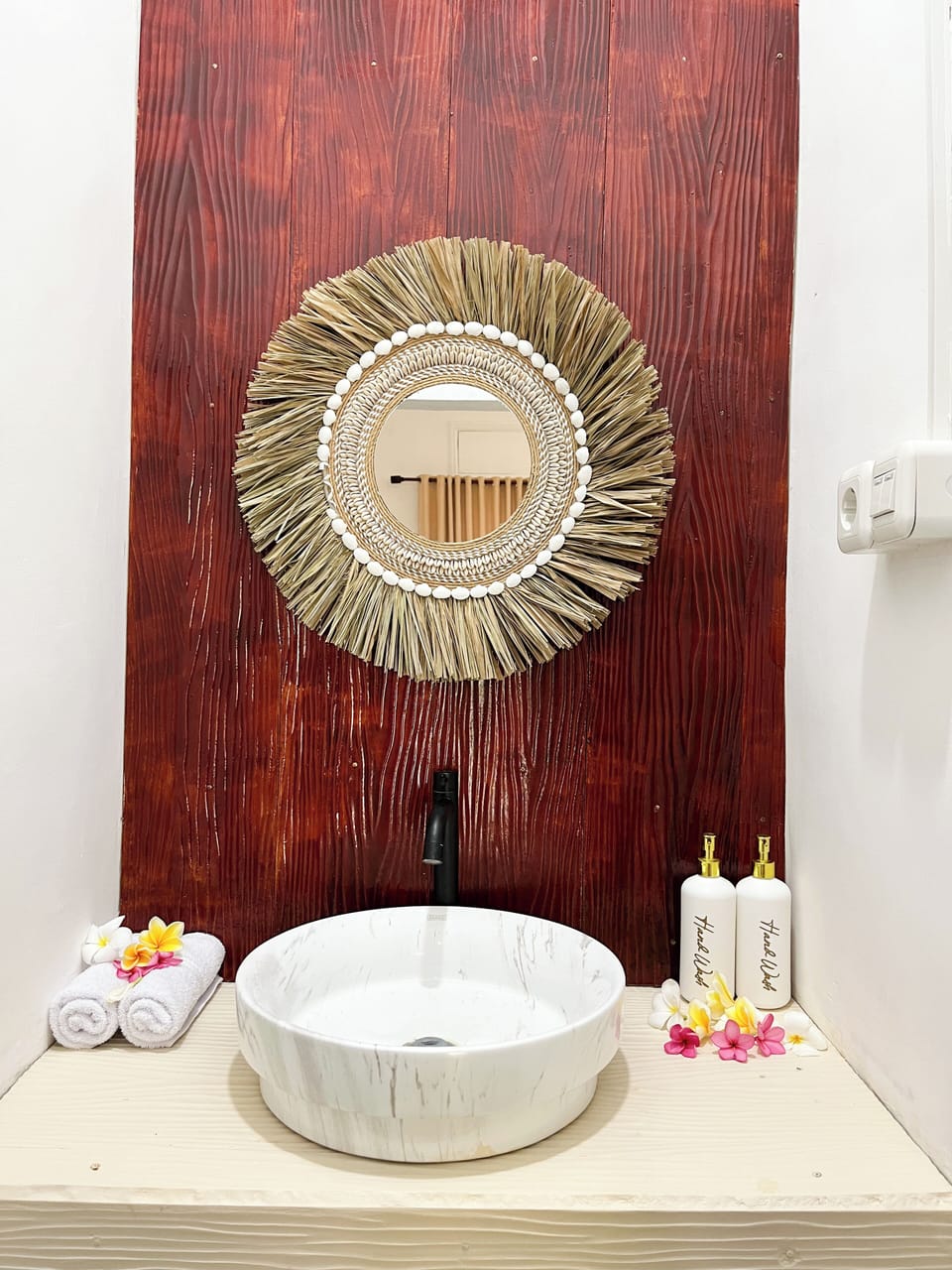 Double Room | Bathroom | Shower, free toiletries, towels, soap