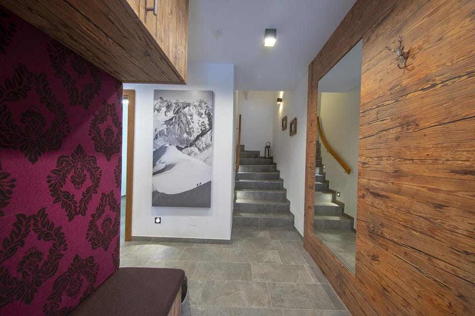 Chalet | Interior