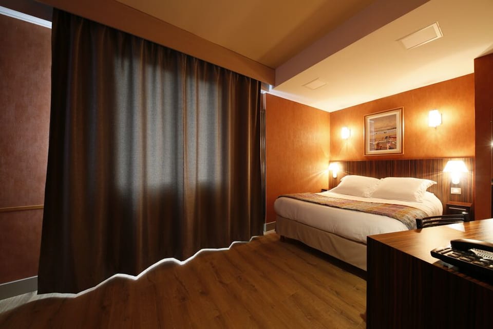Classic Quadruple Room, 1 Bedroom | Premium bedding, desk, laptop workspace, blackout drapes