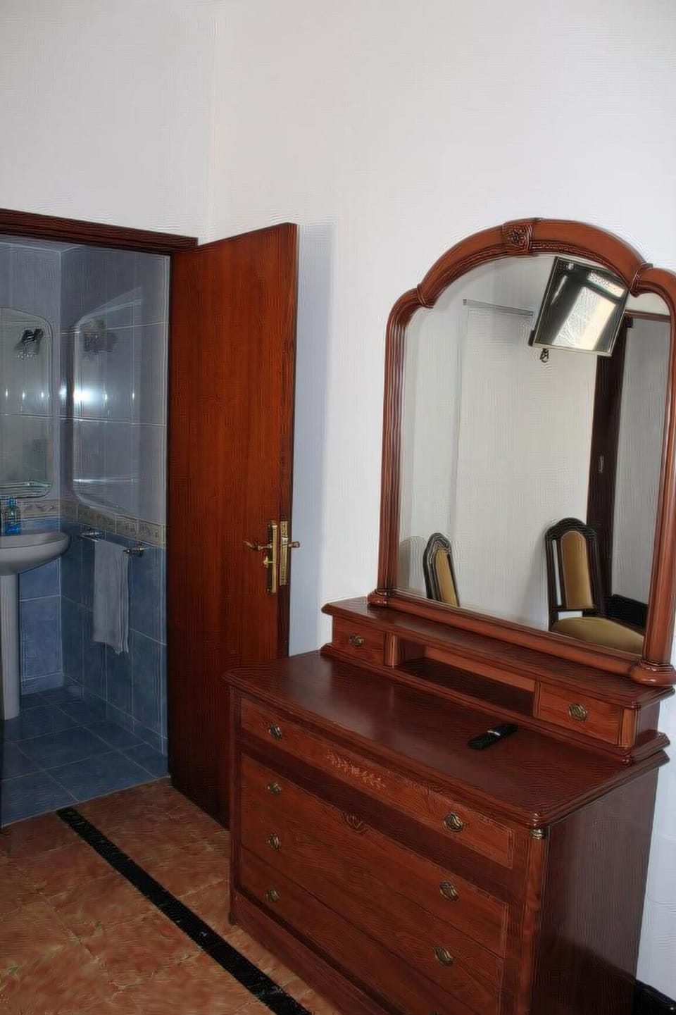 Basic Double Room, City View | Down comforters, WiFi (free), bed sheets