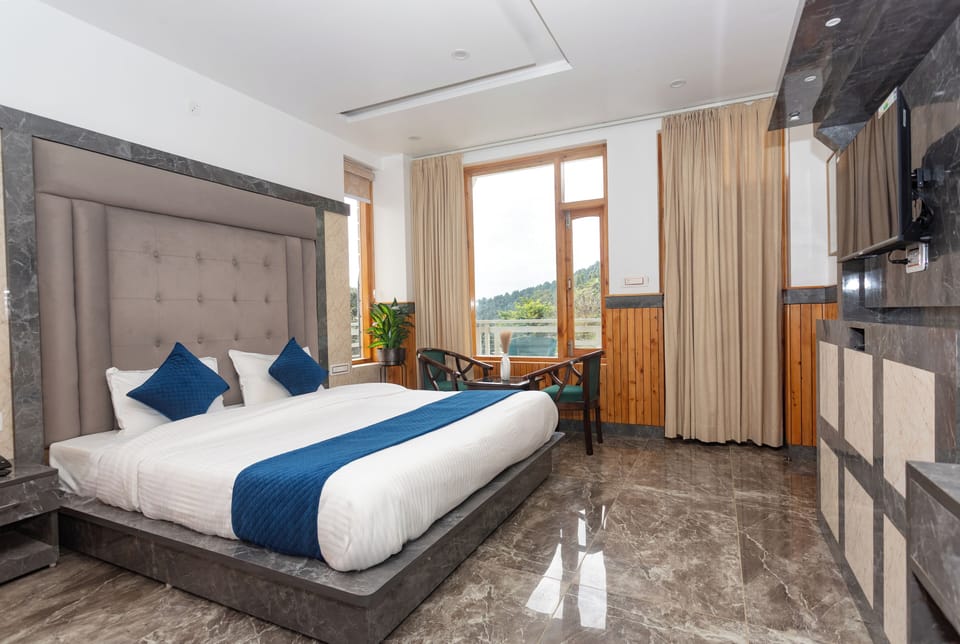 Premium Mountain view with Balcony | Desk, free WiFi, bed sheets