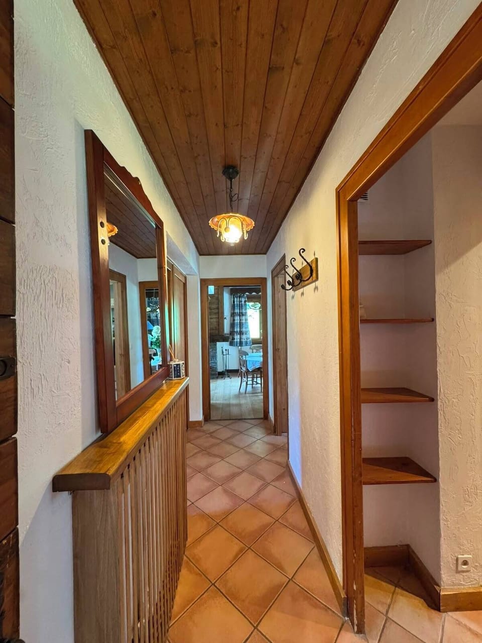 Chalet, 3 Bedrooms | Living area | TV, books