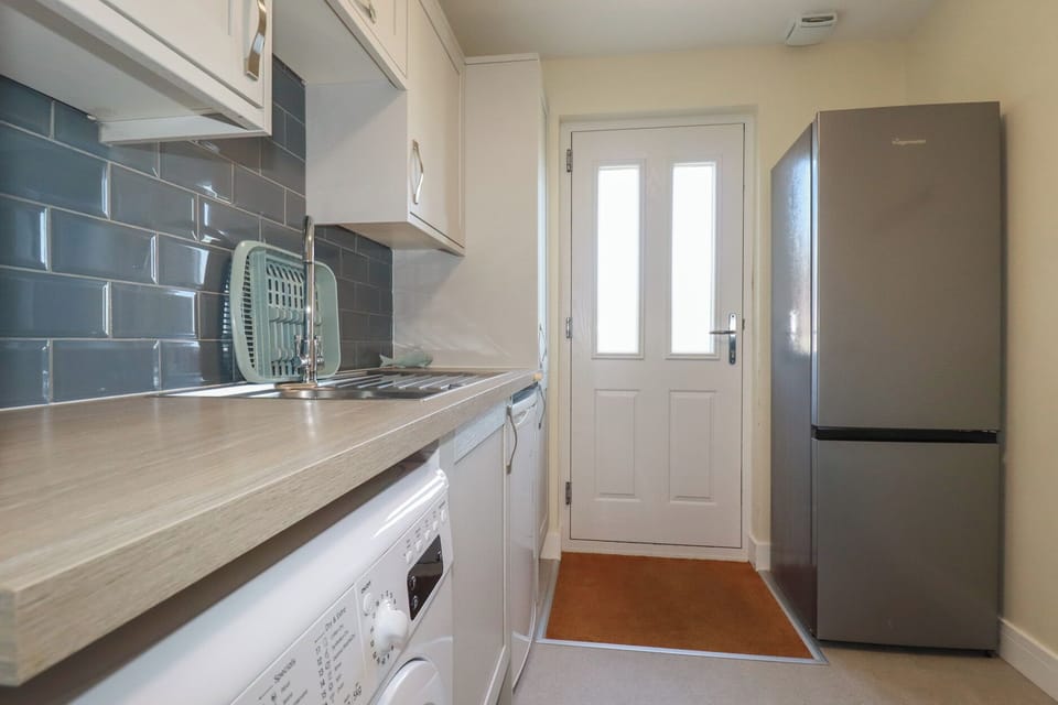 Dishwasher, cookware/dishes/utensils