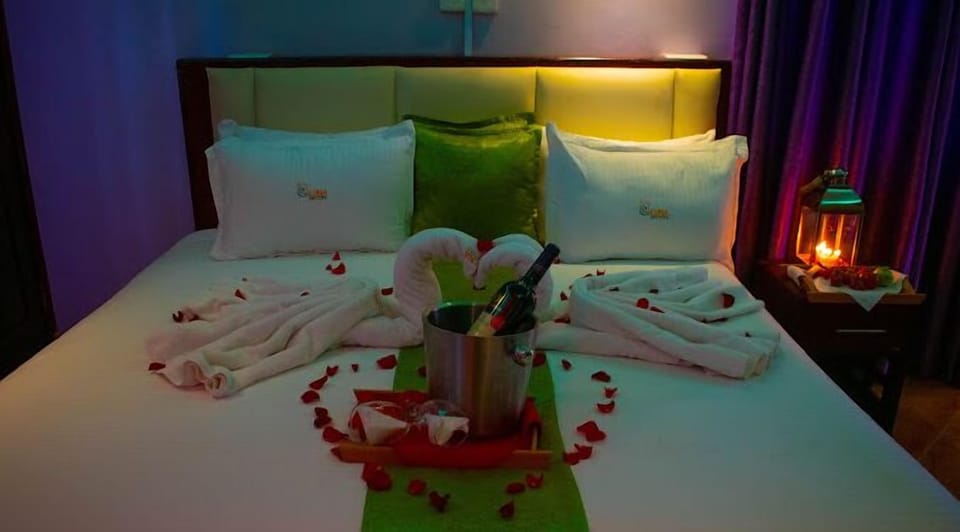 Deluxe Single Room | Free WiFi, bed sheets