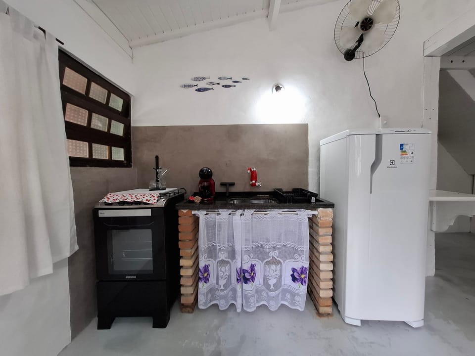 Chalet | Private kitchen | Fridge, cookware/dishes/utensils